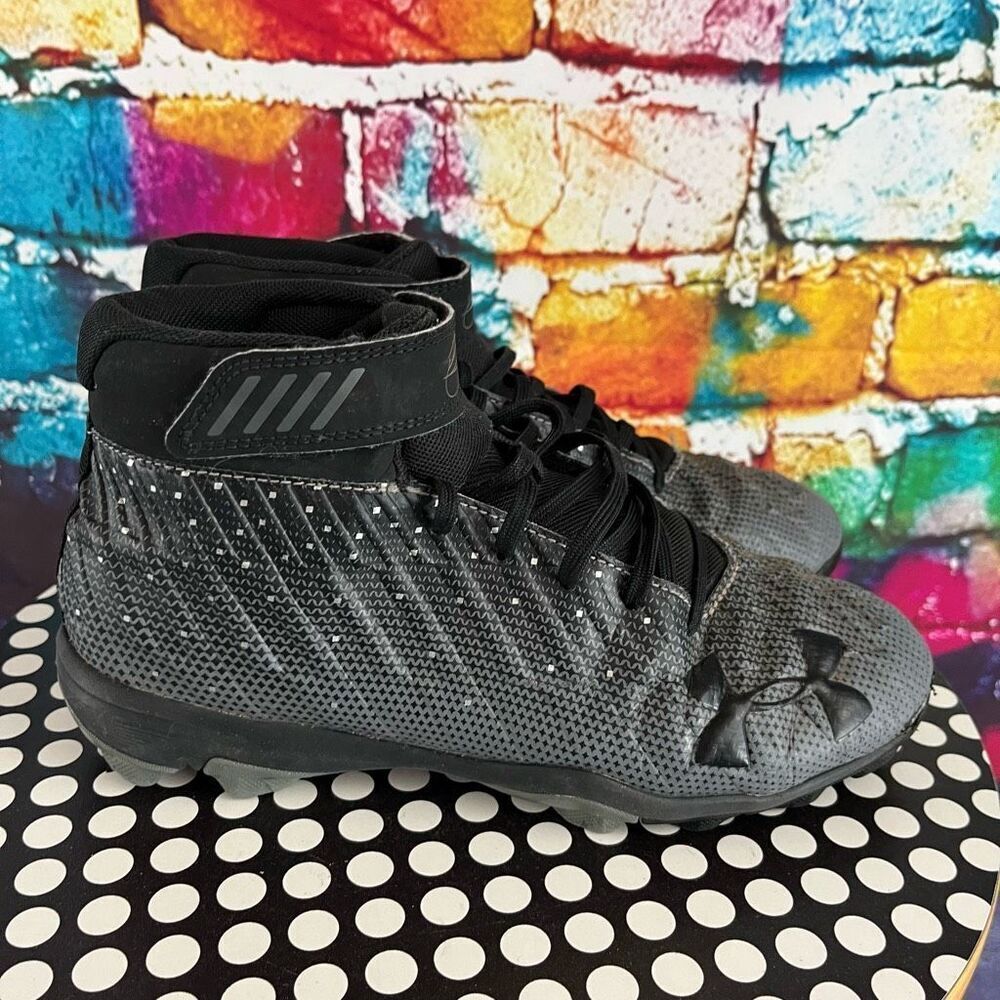 Under Armour Kids Black and Gray High-Top cleats molded shoes Sneakers